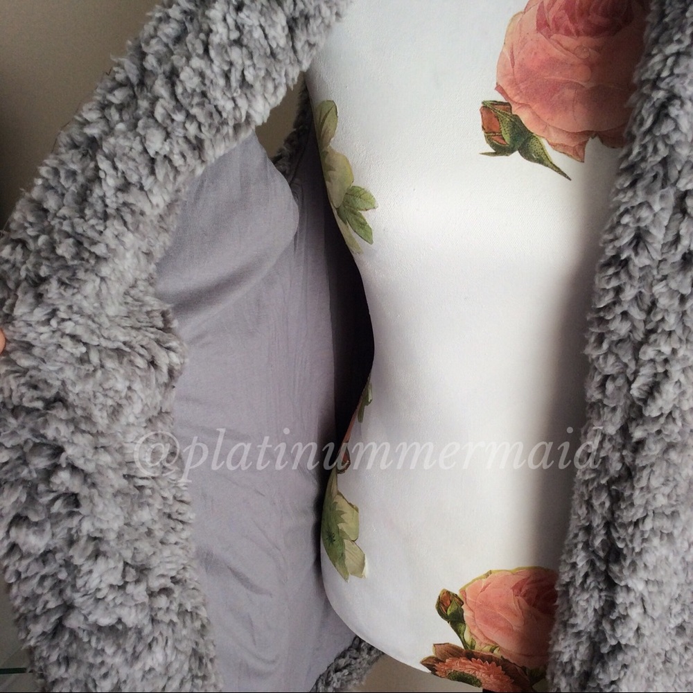 Teddy Bear Hooded Vest UBER SOFT 🐻 - Picture 7 of 8